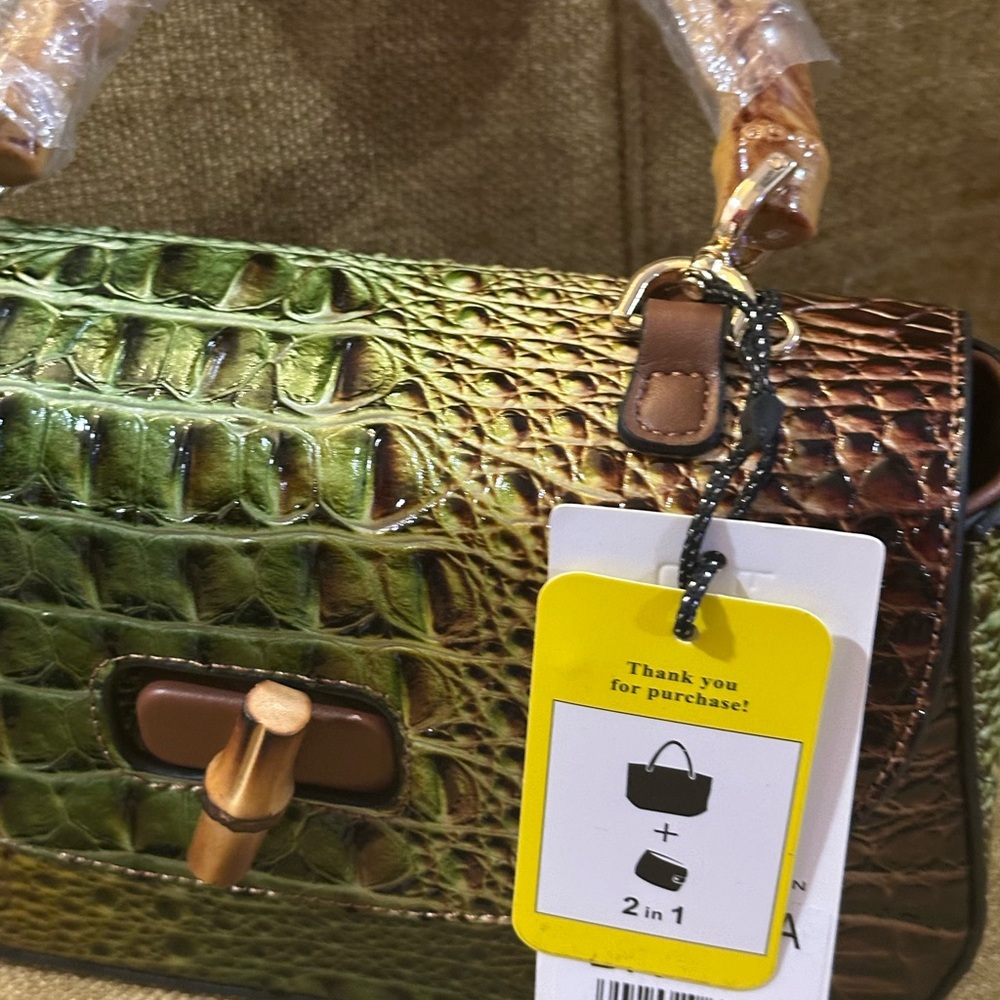 Chic Green Crocodile Pattern Satchel - Picture 6 of 6